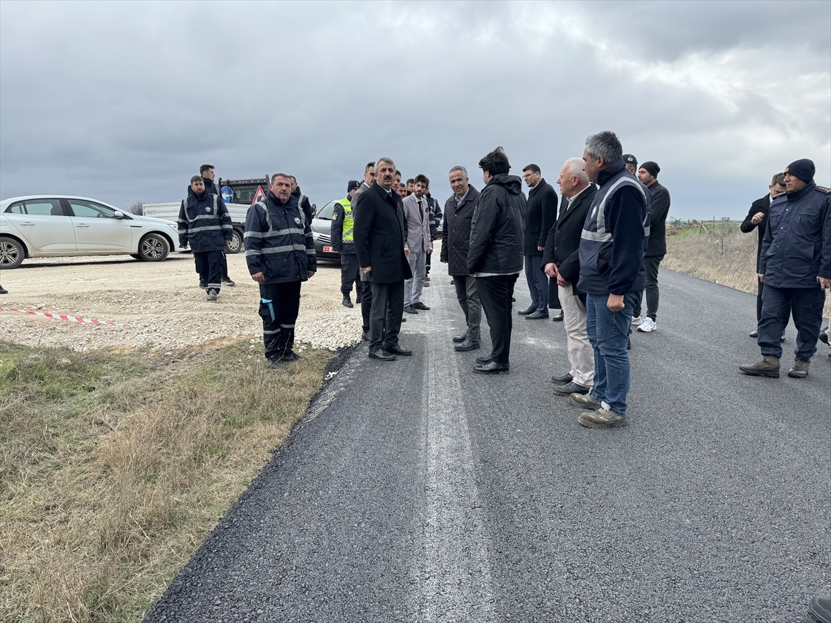 Edirne Valisi Yunus Sezer, köy ziyaretlerini sürdürüyor