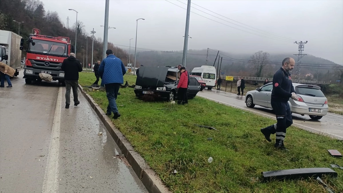 Sinop\'un Erfelek ilçesinde otomobil devrildi, sürücü yaralandı