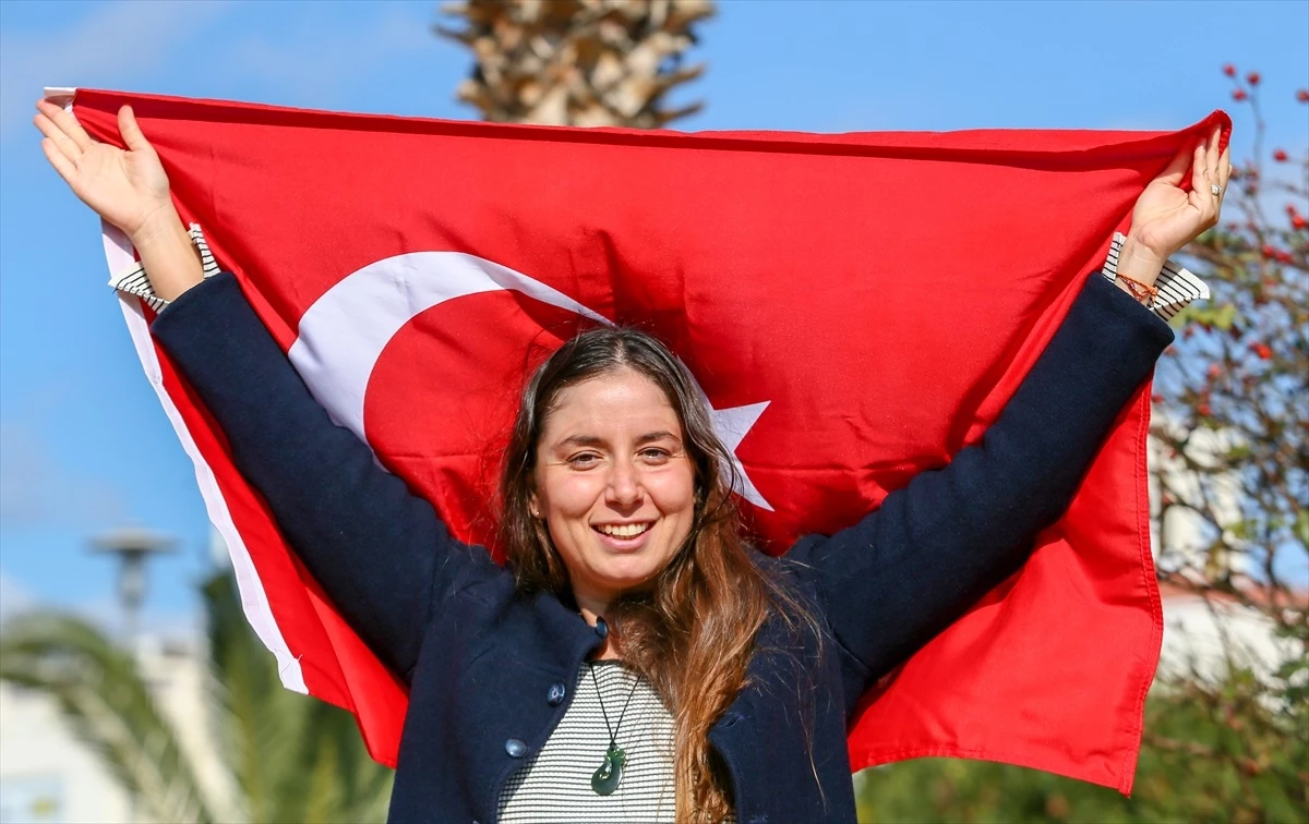 Türk Kadını Bengisu Avcı, Yeni Zelanda\'daki Cook Boğazı\'nı Geçti