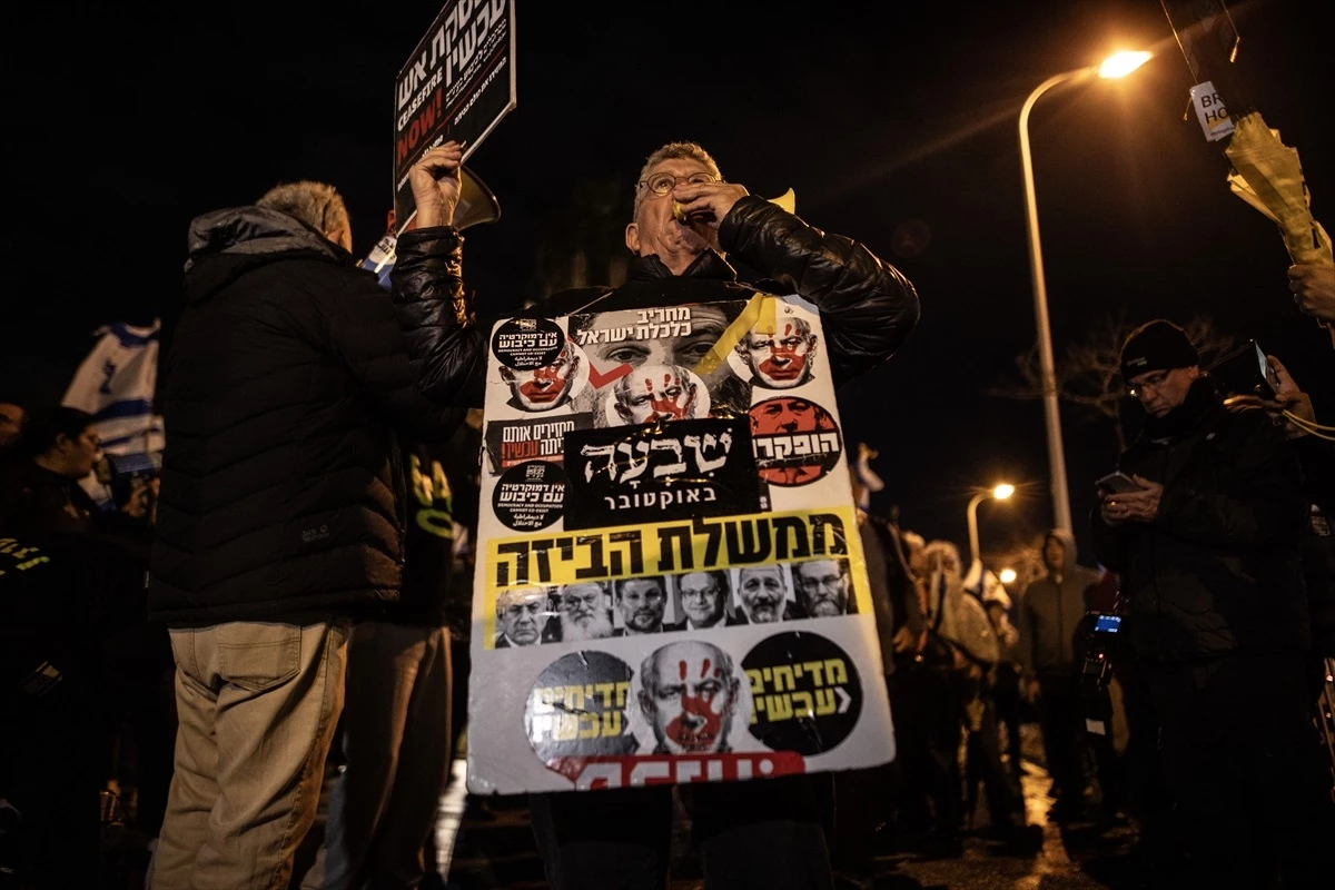 İsrail\'de binlerce kişi Netanyahu hükümetini protesto etti