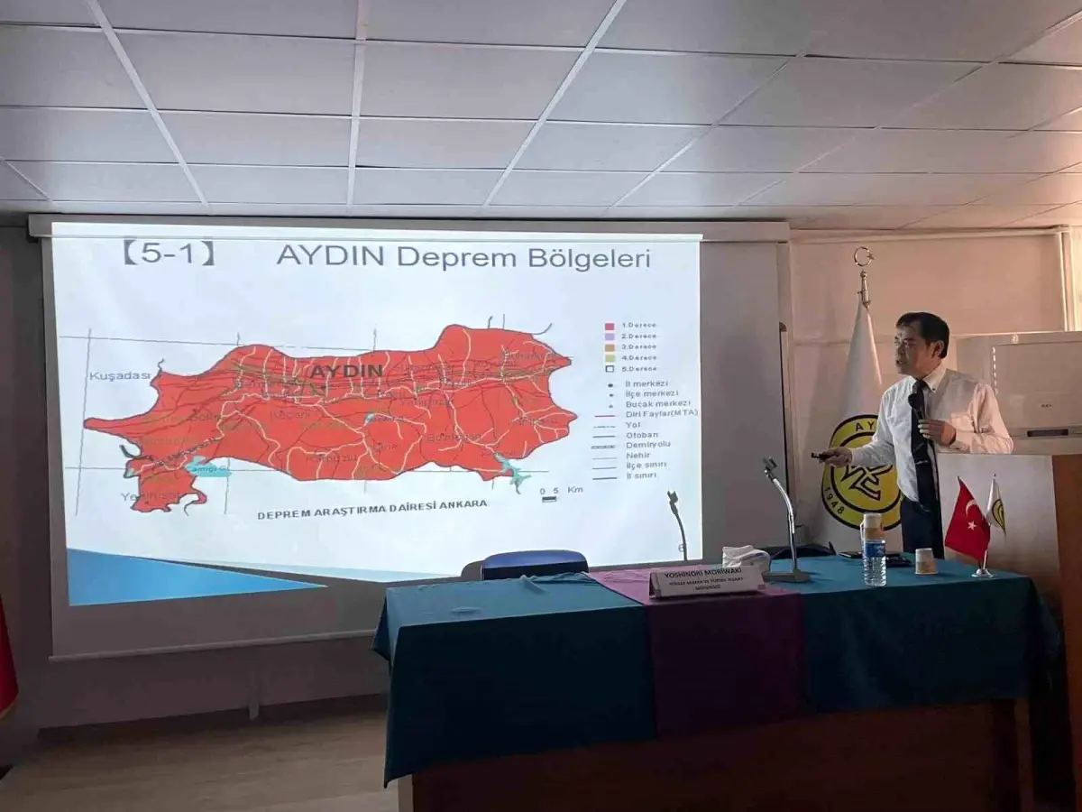 Aydın Lisesi\'nde Deprem Konferansı