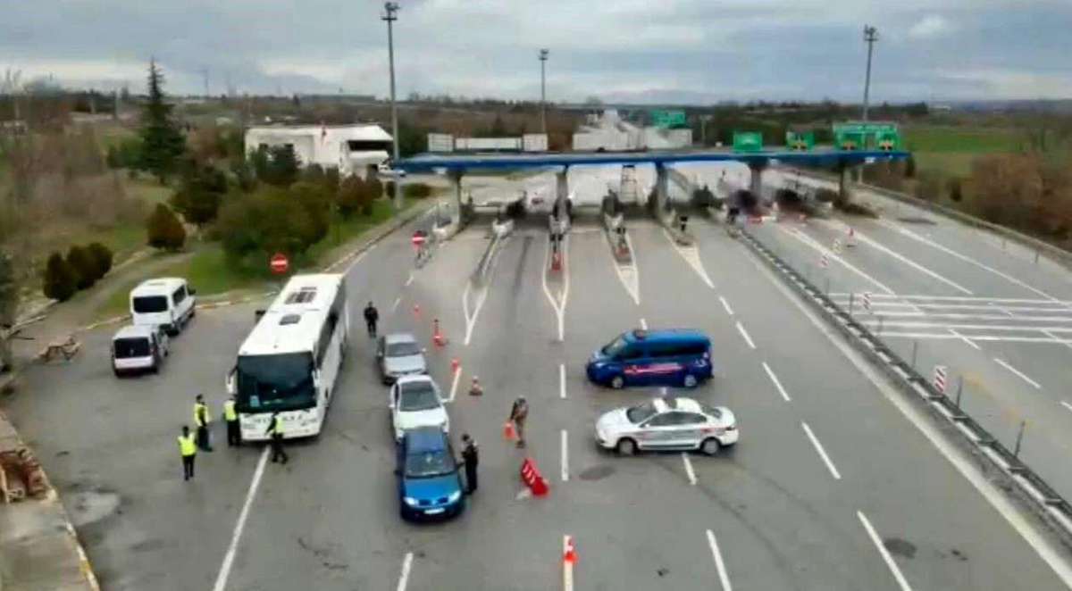 Kırklareli\'nde Yolcu Otobüslerinde Emniyet Kemeri Denetimi Yapıldı