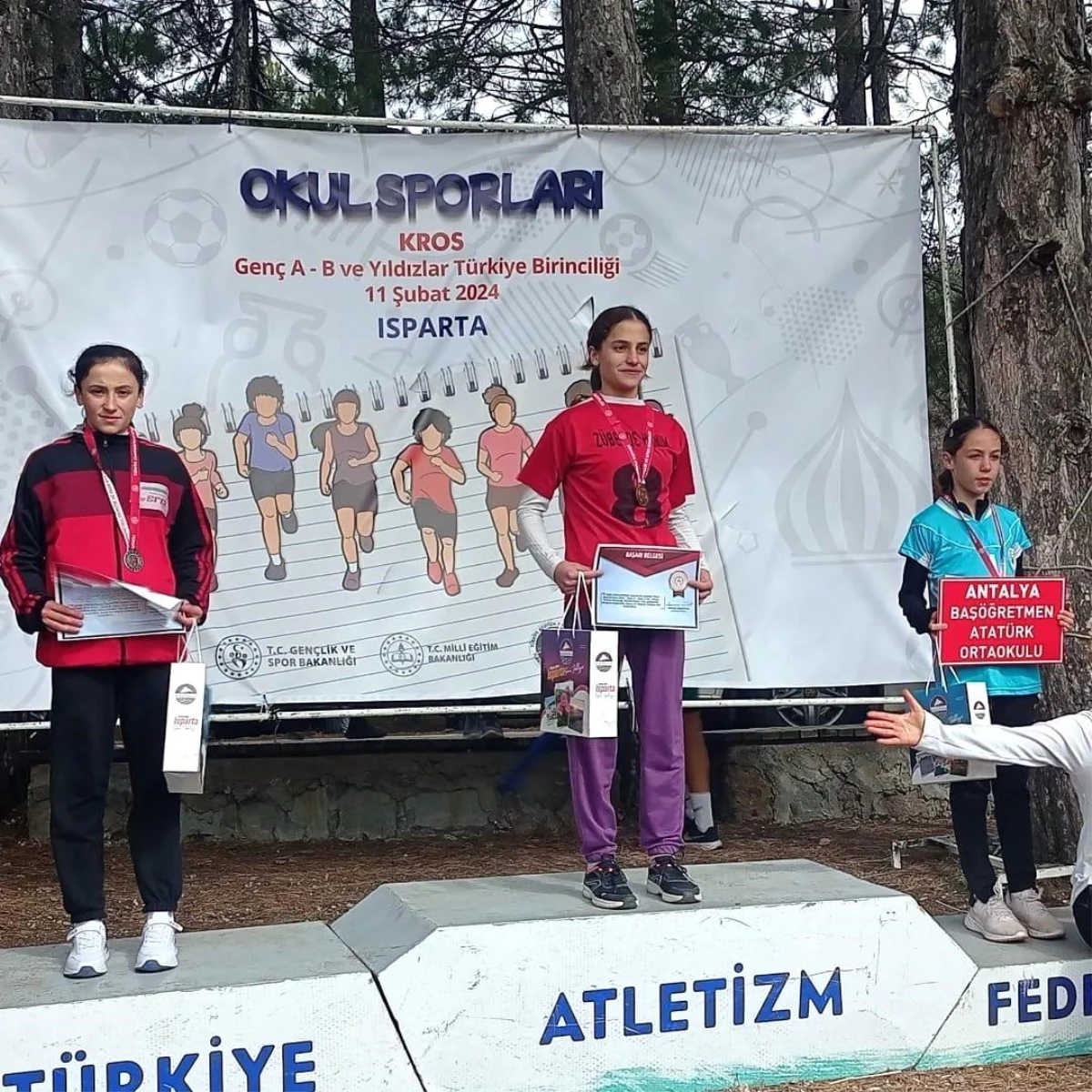Körfezli Sporcu Melek Yıldız, Türkiye Kros Şampiyonası\'nda İkinci Oldu