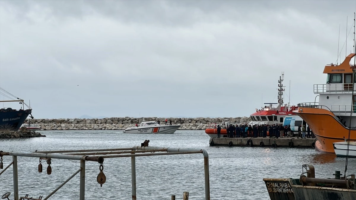 Marmara Denizi\'nde Batan Kargo Gemisinin Enkazında Ceset Bulundu