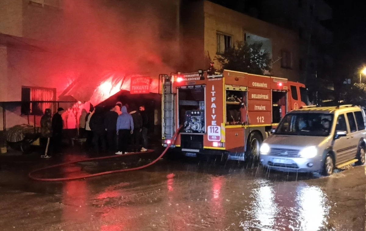 Osmaniye\'de tuhafiye dükkanında çıkan yangın hasara neden oldu