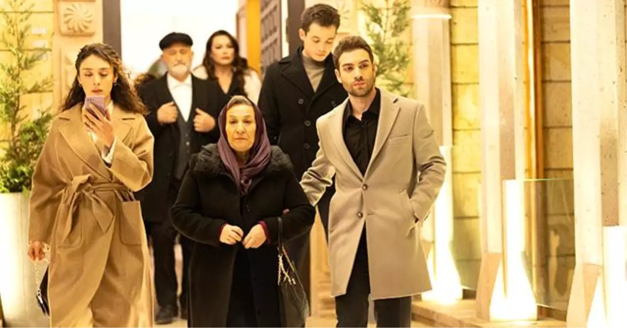 Aşkın Yolunda 25. Bölüm Özeti: Feraye ve Ateş\'in Romantik Telefon Konuşması