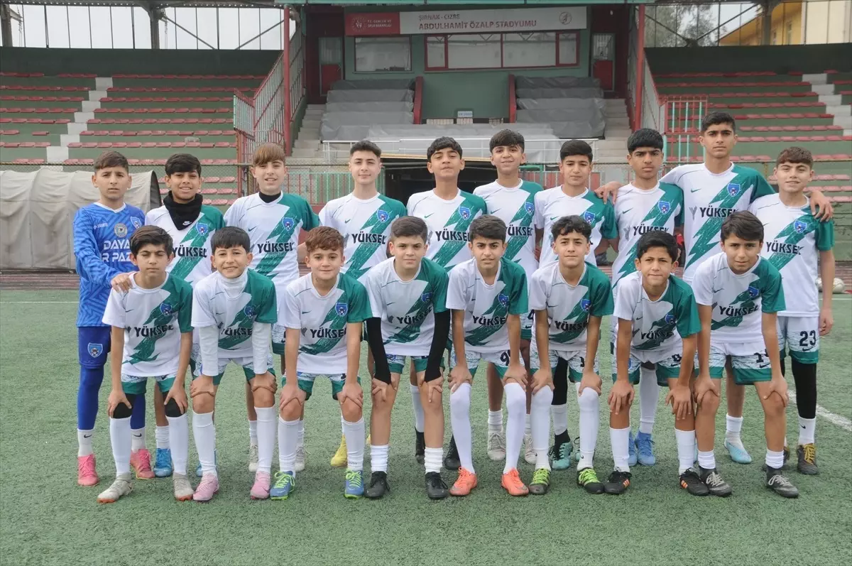 Şırnak\'ta düzenlenen U14 Gelişim Ligi\'nde Cizre Dicle Spor şampiyon oldu
