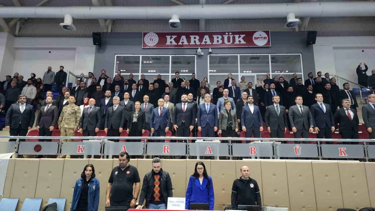 Karabük\'te Türkiye Kyokushin Stil Karate Şampiyonası Açıldı