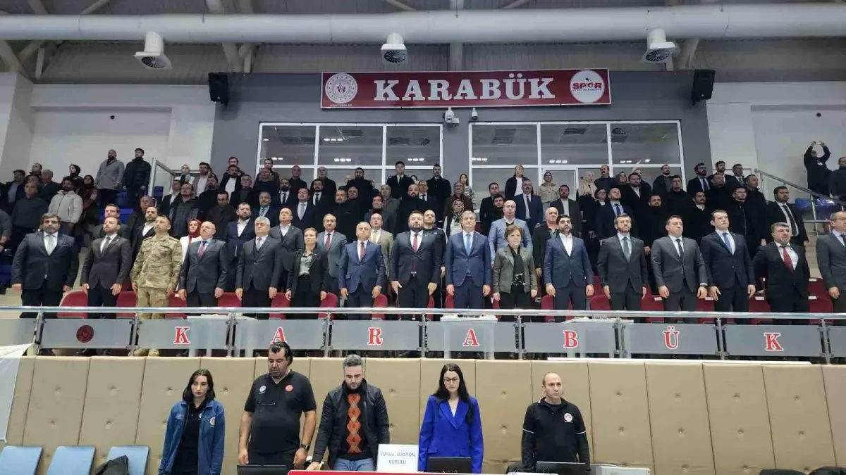 Karabük\'te Türkiye Kyokushin Stil Karate Şampiyonası Açıldı