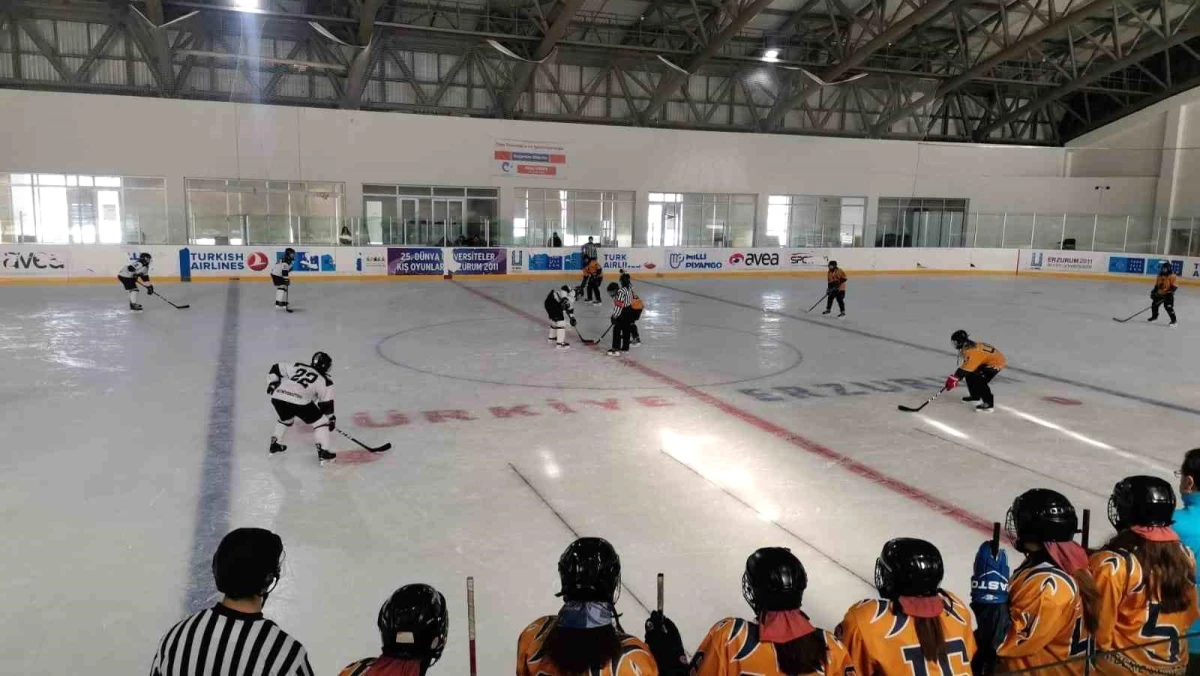 Akdeniz Üniversitesi Buz Hokeyi Takımları Üniversite Ligi'nde Sınav Verdi