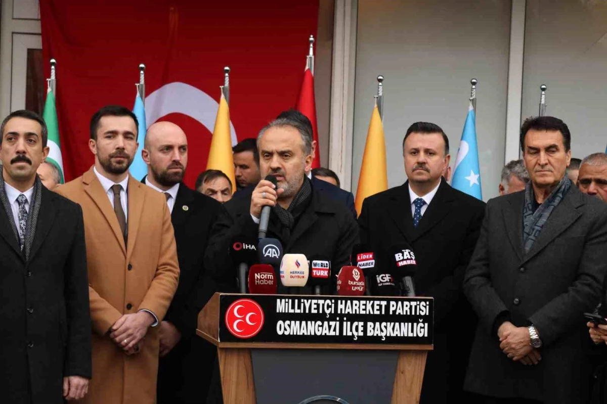 Bursa Büyükşehir Belediye Başkanı Alinur Aktaş, CHP\'li rakibin seçim vaatlerini eleştirdi