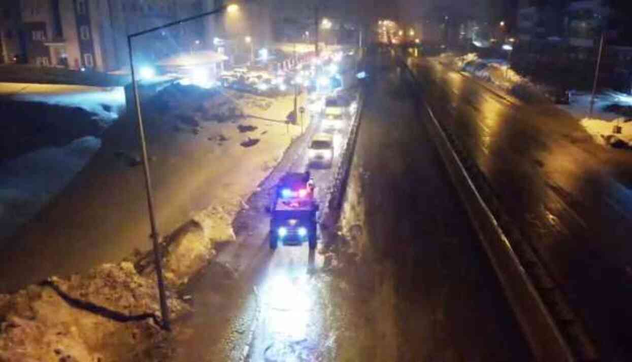 Bitlis'te tefecilik operasyonunda 48 şüpheli gözaltına alındı Bitlis'te tefecilik operasyonunda 48 şüpheli gözaltına alındı