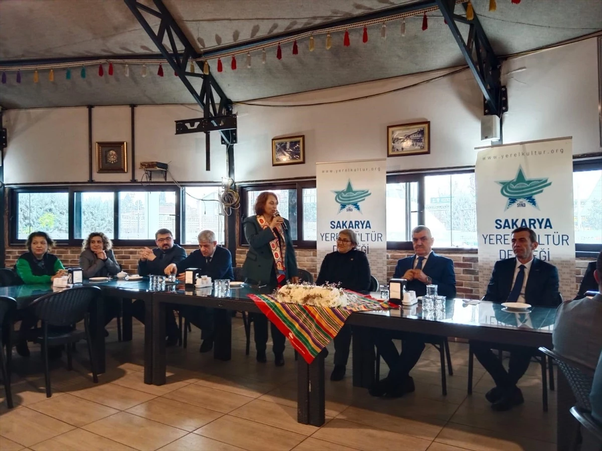 CHP\'li belediye başkan adayları Sakarya Yerel Kültür Derneği\'ni ziyaret etti