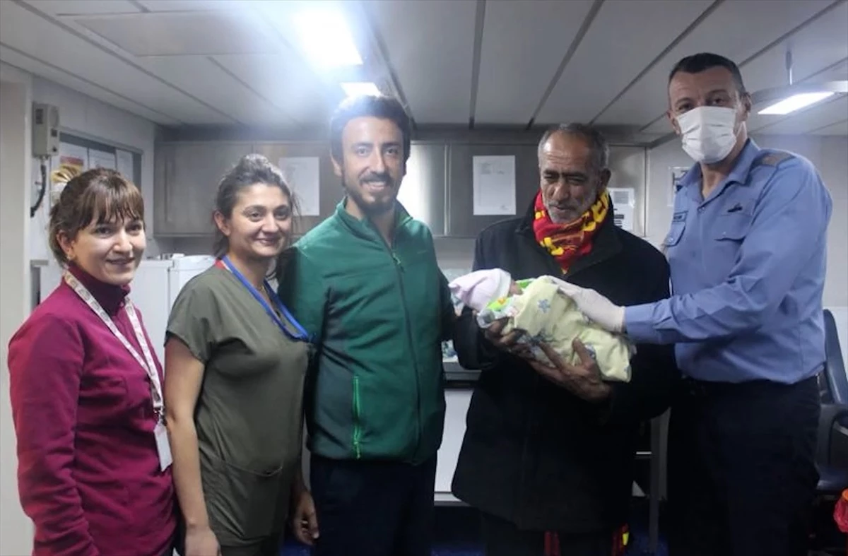 Depremde doğan bebeklerin ilk yaş günü kutlandı