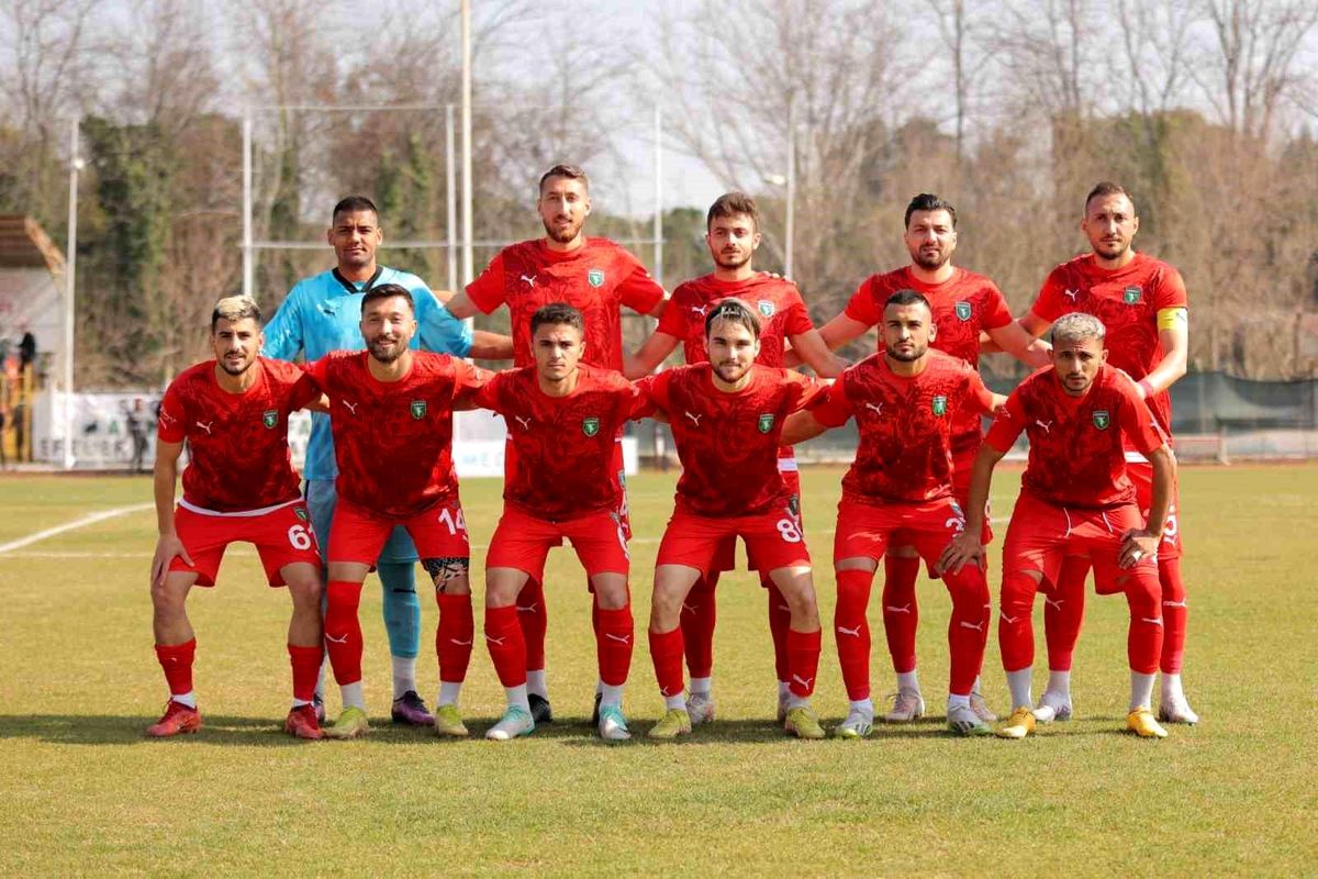 Efeler 09 SFK, Amasyaspor SK\'yı mağlup ederek ikinci sıraya yükseldi