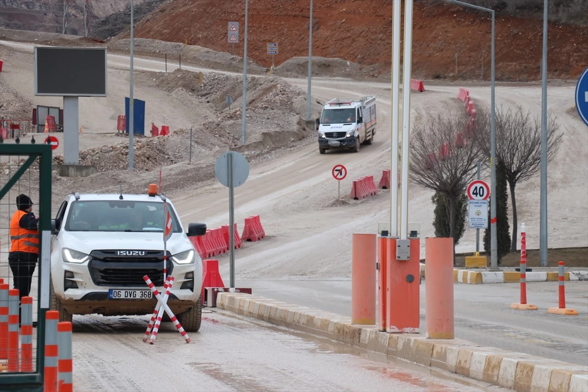 Erzincan\'da maden ocağındaki toprak kayması: 9 işçi hala kayıp
