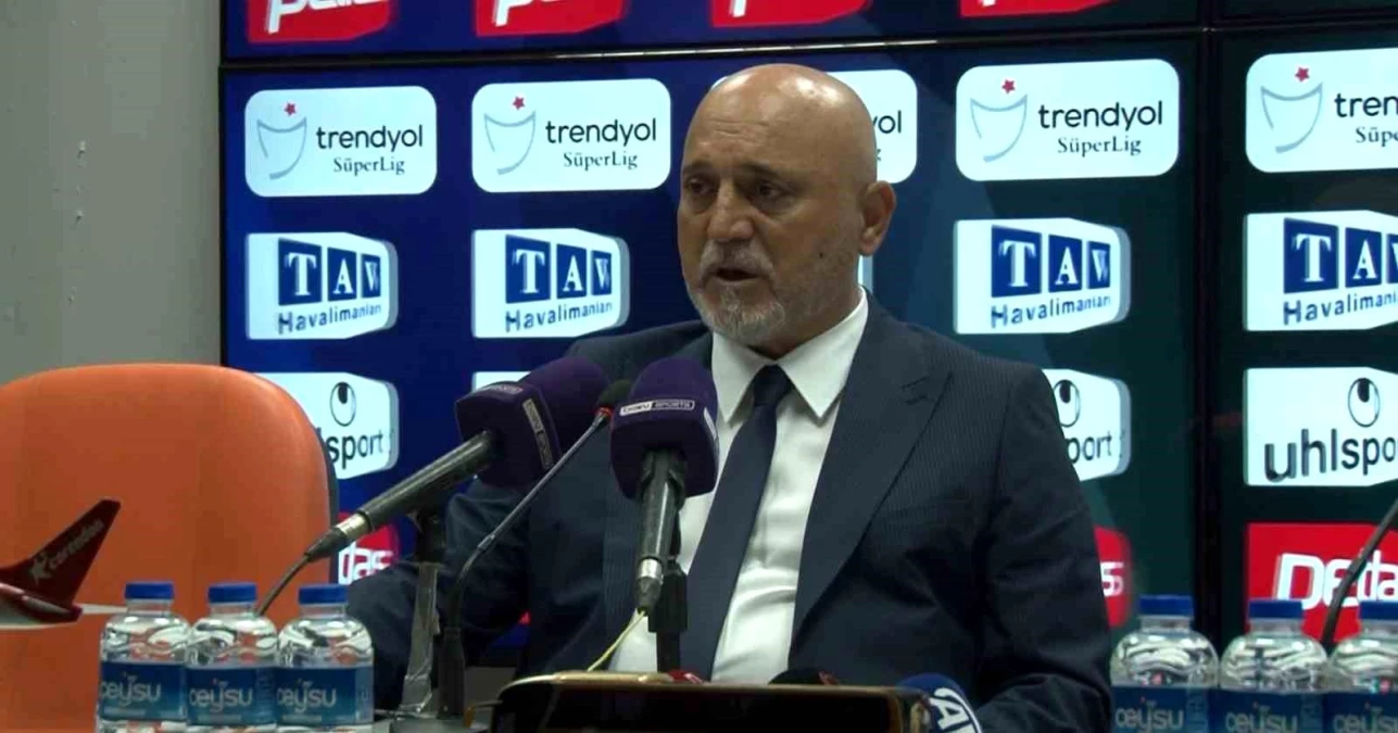 Adana Demirspor Teknik Direktörü Hikmet Karaman: \'Deplasmanda 2-0\'dan sonra alınan bir puan gayet başarılı\'