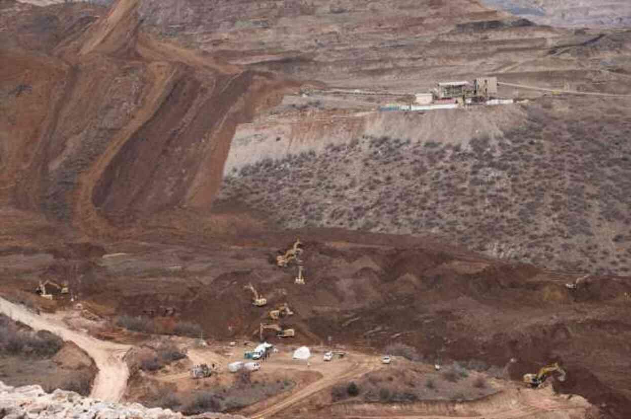 İçişleri Bakanı Yerlikaya: Toprak tahliye çalışmaları devam ediyor