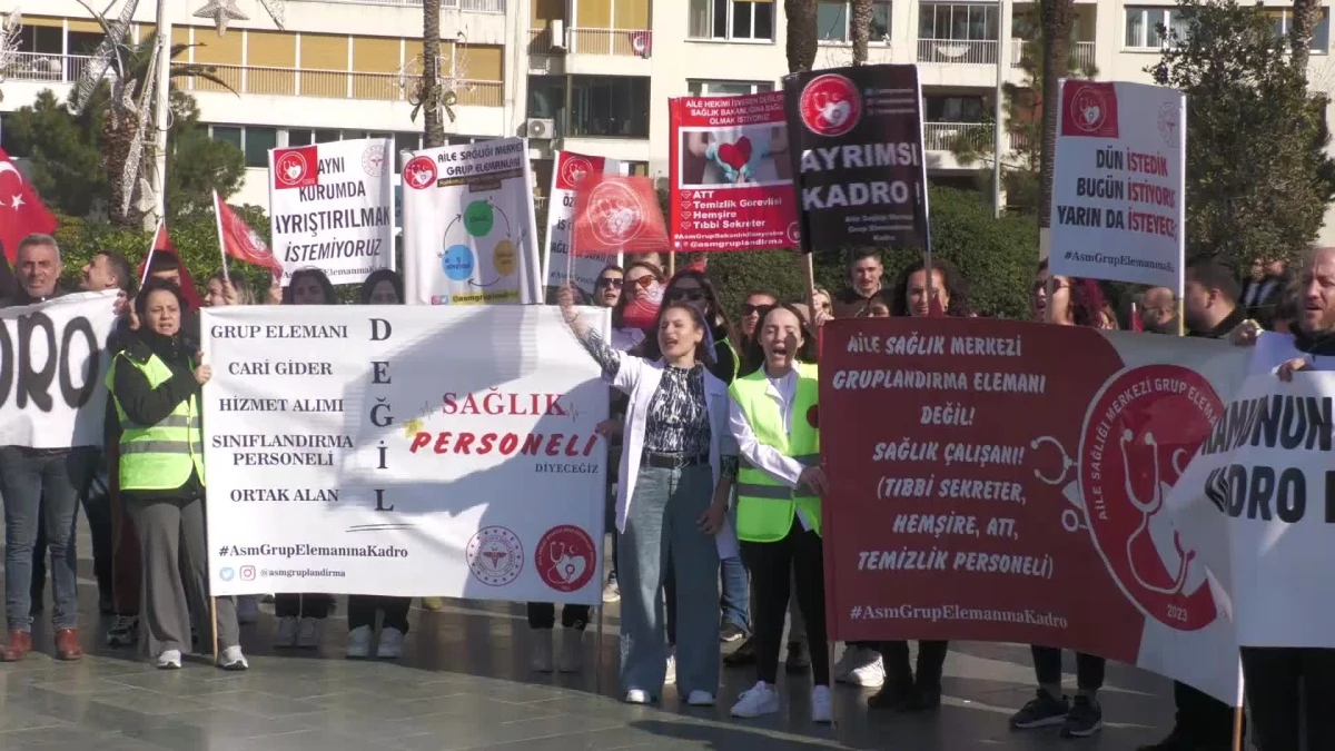 İzmir\'de Belediye ve Kamu İşçileri Taleplerini Dile Getirdi