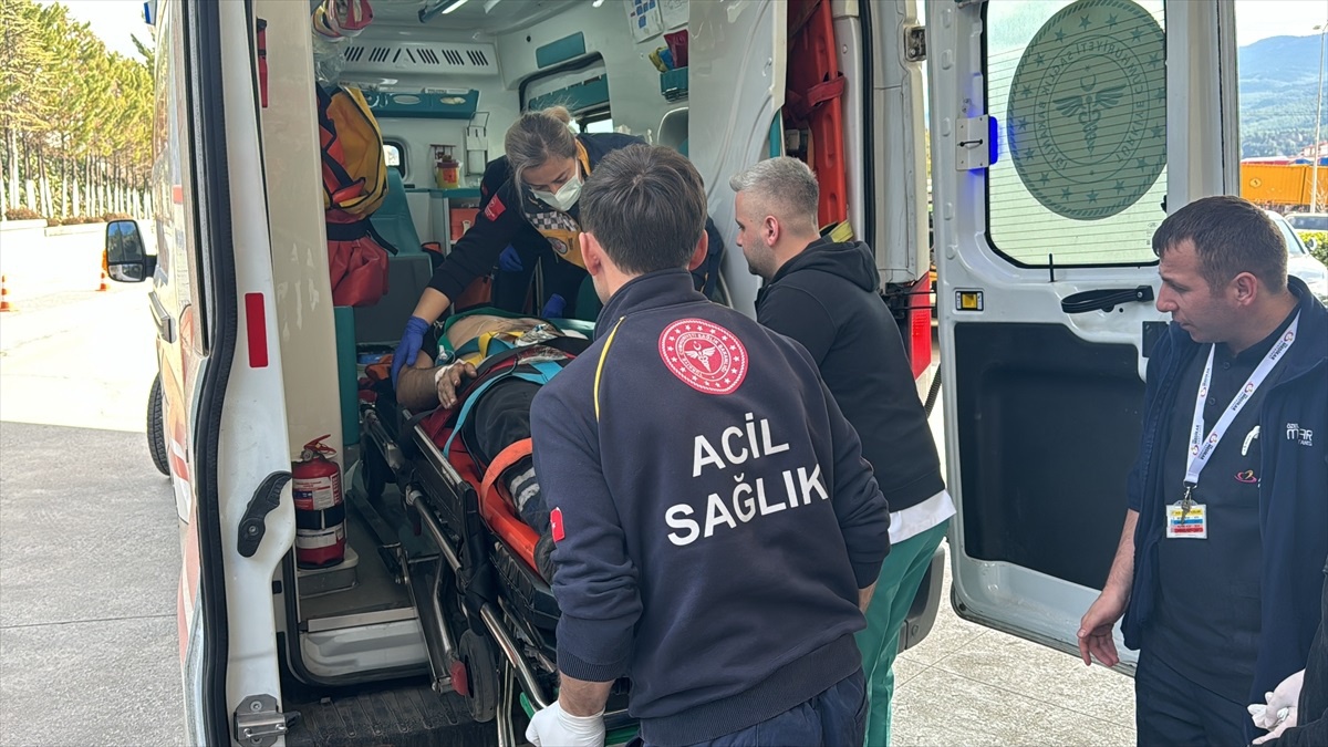 Karabük\'te İşçinin Kolu Merdaneye Sıkıştı