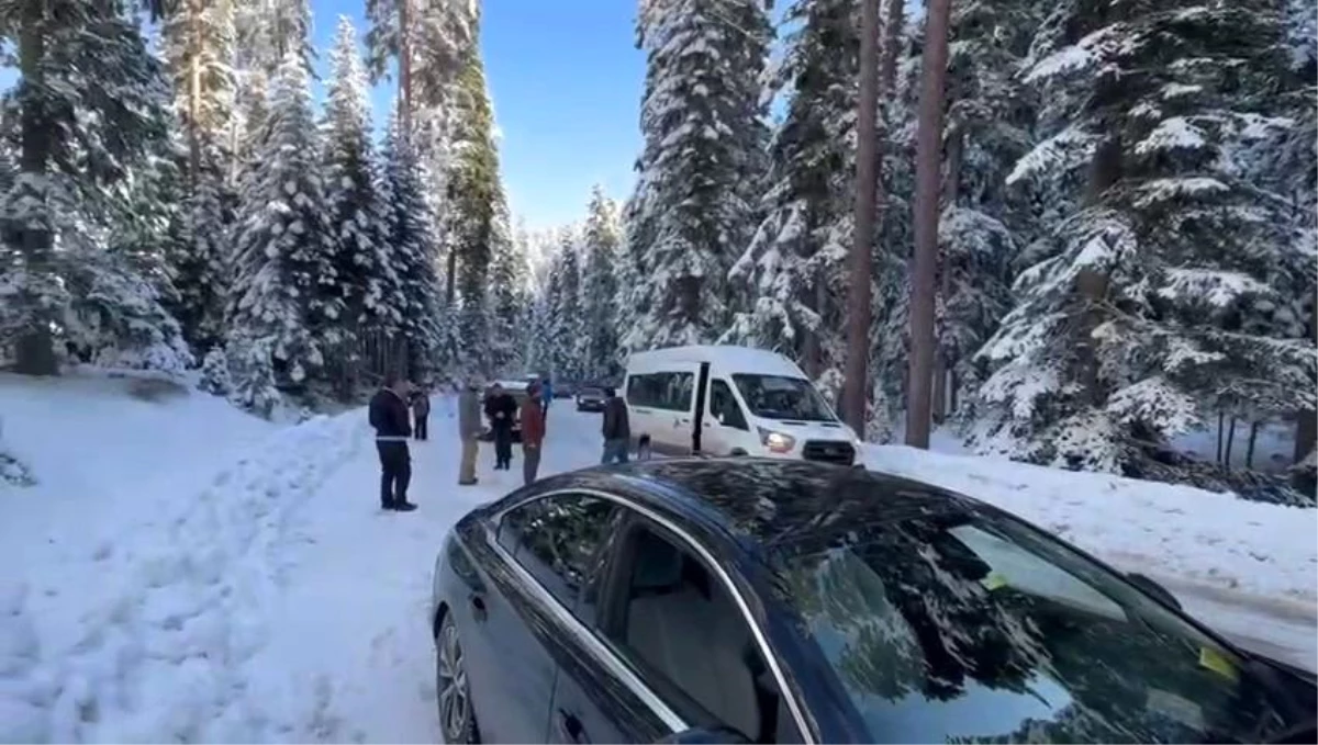 Kartalkaya Kayak Merkezi\'ne giden tatilciler yolda kaldı