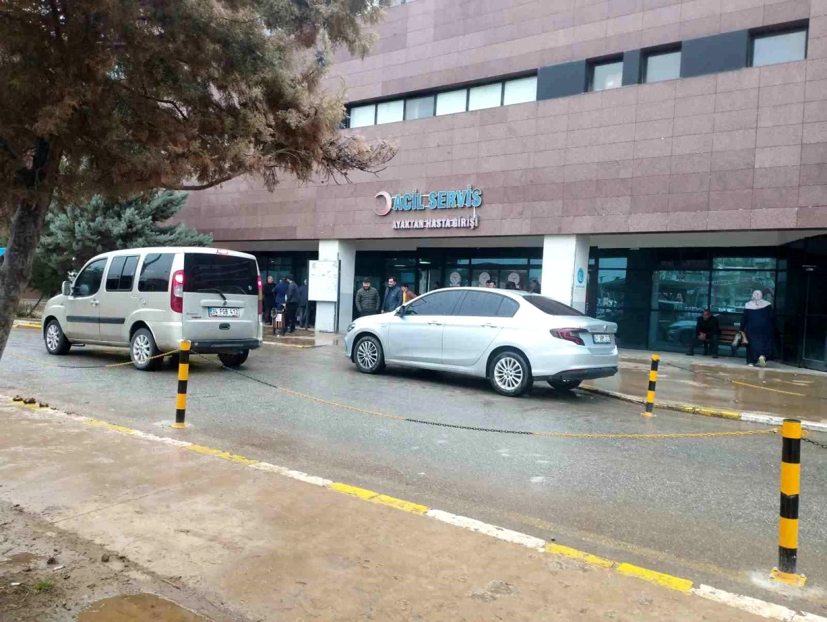 Mardin\'in Kızıltepe ilçesinde husumetli iki aile arasında çıkan kavgada 11 kişi yaralandı