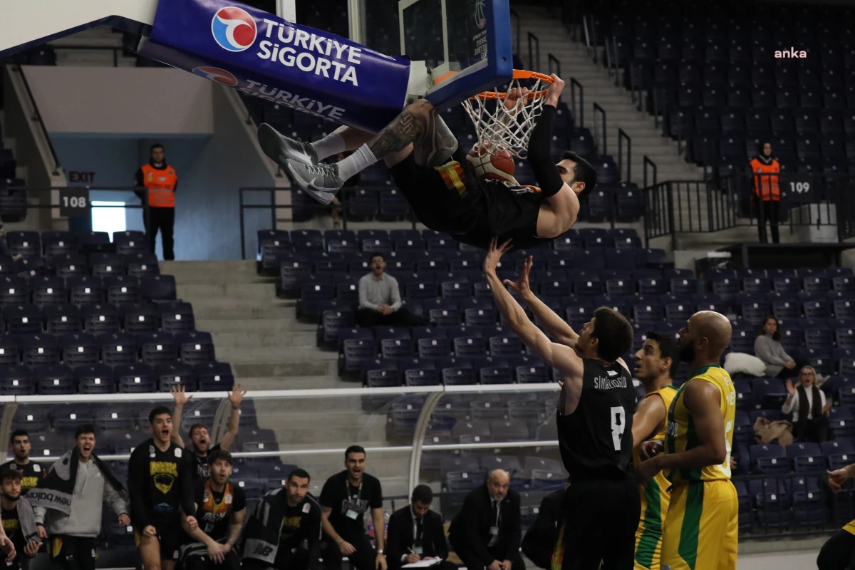 Mersin Büyükşehir Belediyesi Erkek Basketbol Takımı Esenler Erokspor\'u mağlup etti