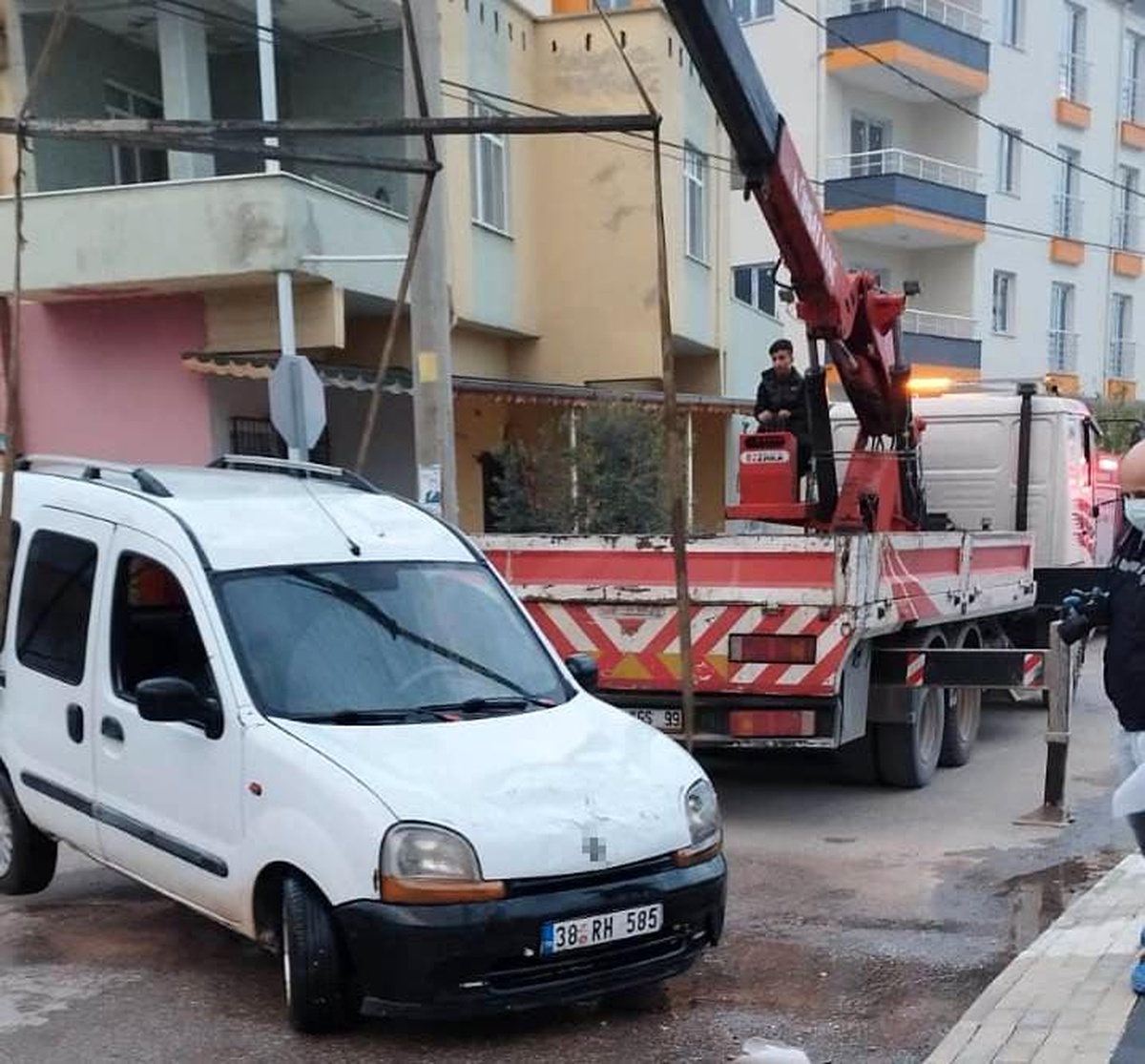 Silifke\'de sulama kanalına düşen araç sürücüsü hayatını kaybetti