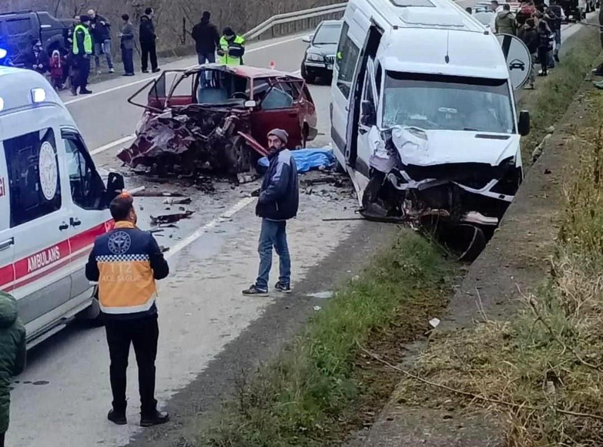 Ordu\'da trafik kazasında 2 kişi hayatını kaybetti, 1 kişi yaralandı