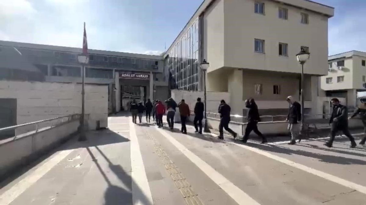 Osmaniye\'de Sahte Kimlikle SRC Sınavına Giren 2 Organizatör Tutuklandı