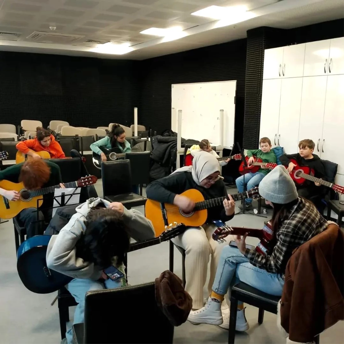 Bilecik Halk Eğitim Merkezi\'nde Popüler Gitar kursları başlıyor
