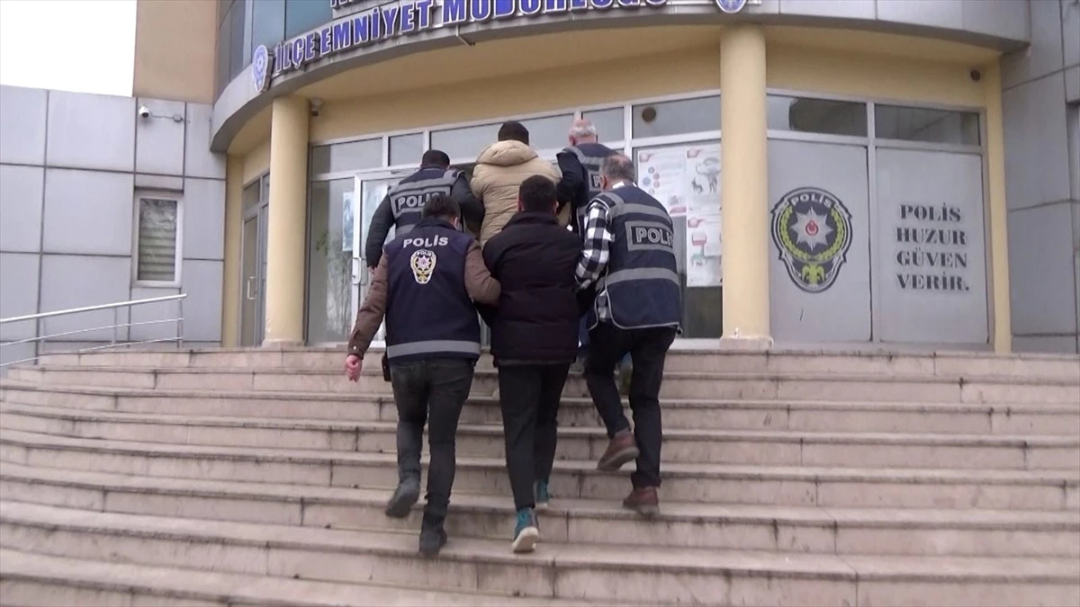 Samsun\'da Kaçak Sigara Operasyonunda 2 Şüpheli Gözaltına Alındı