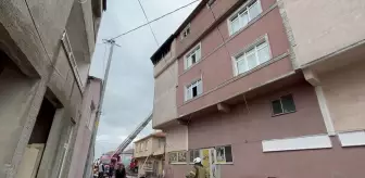 Silivri'de çıkan yangın 3 katlı binada hasara yol açtı