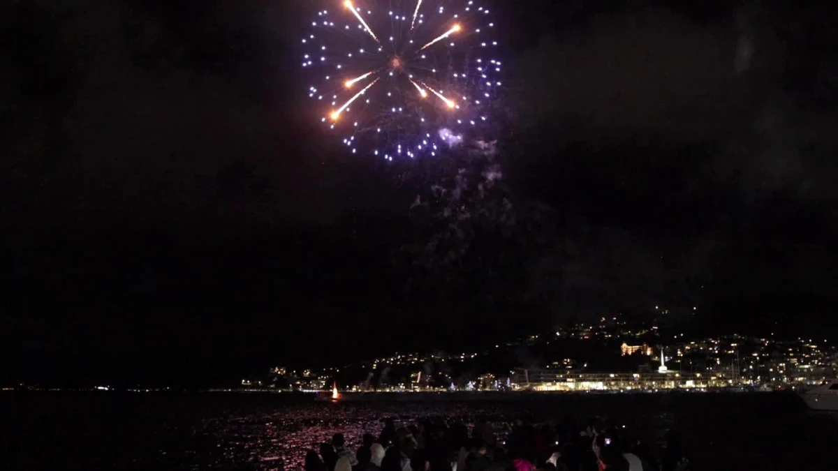 Wellington\'da Çin Yeni Yılı kutlamaları havai fişek gösterisiyle aydınlandı