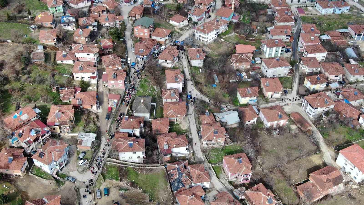 Karabük\'te Cumayanı köyünde muhtarlık seçimi için destek yürüyüşü yapıldı