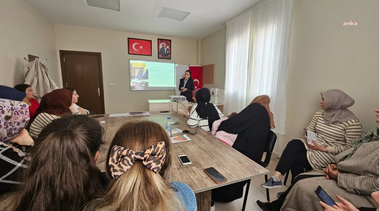 Medeni Kanun ve Kadın Hakları Eğitimi Adana\'da Düzenlendi