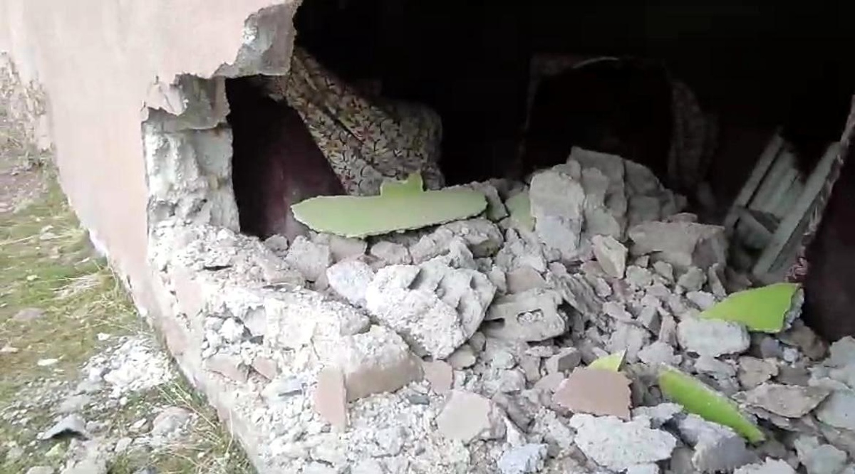 Doğubayazıt\'ta Otomobilin Ev Duvarına Çarpması Sonucu Kaza Meydana Geldi