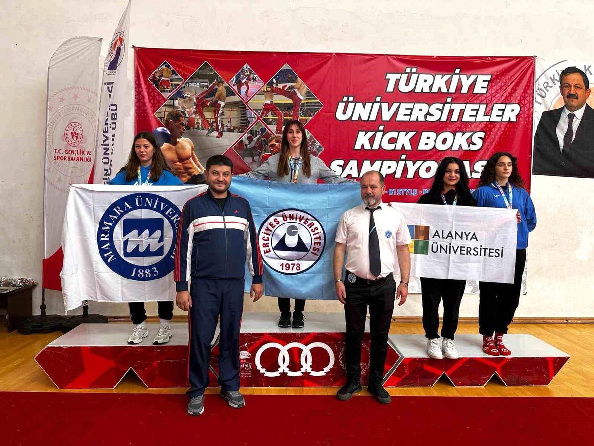 Alanya Üniversitesi Öğrencisi Fatma Şahiner Kick Boks Şampiyonasında Bronz Madalya Kazandı