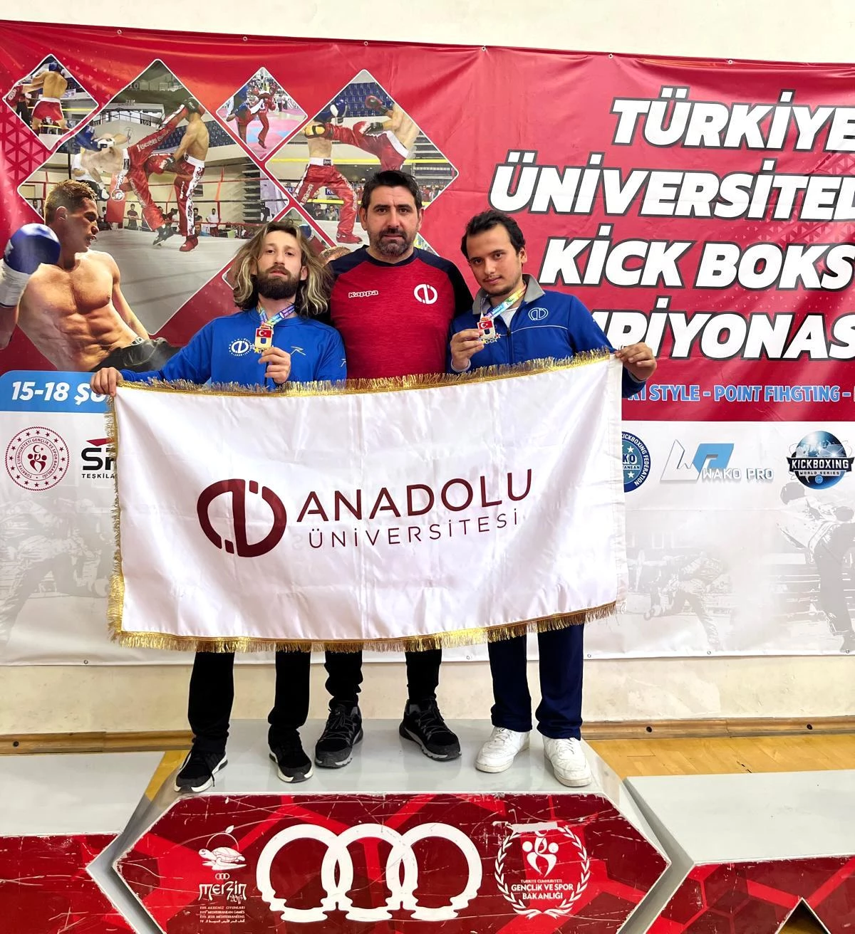 Anadolu Üniversitesi Sporcuları Kick Boks Türkiye Şampiyonasından Madalyalarla Döndü