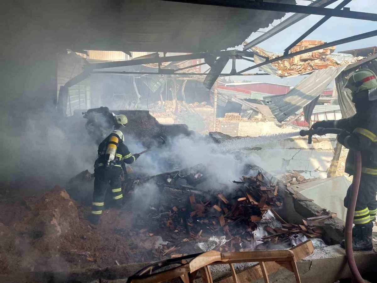 Antakya\'da Sanayi Sitesinde Yangın Çıktı