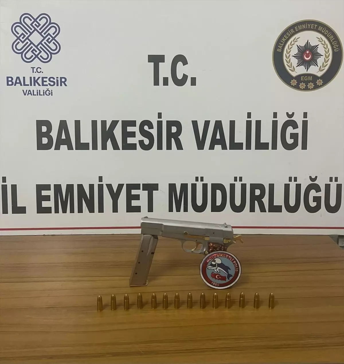 Balıkesir\'de yapılan uygulamalarda 4 şüpheli gözaltına alındı