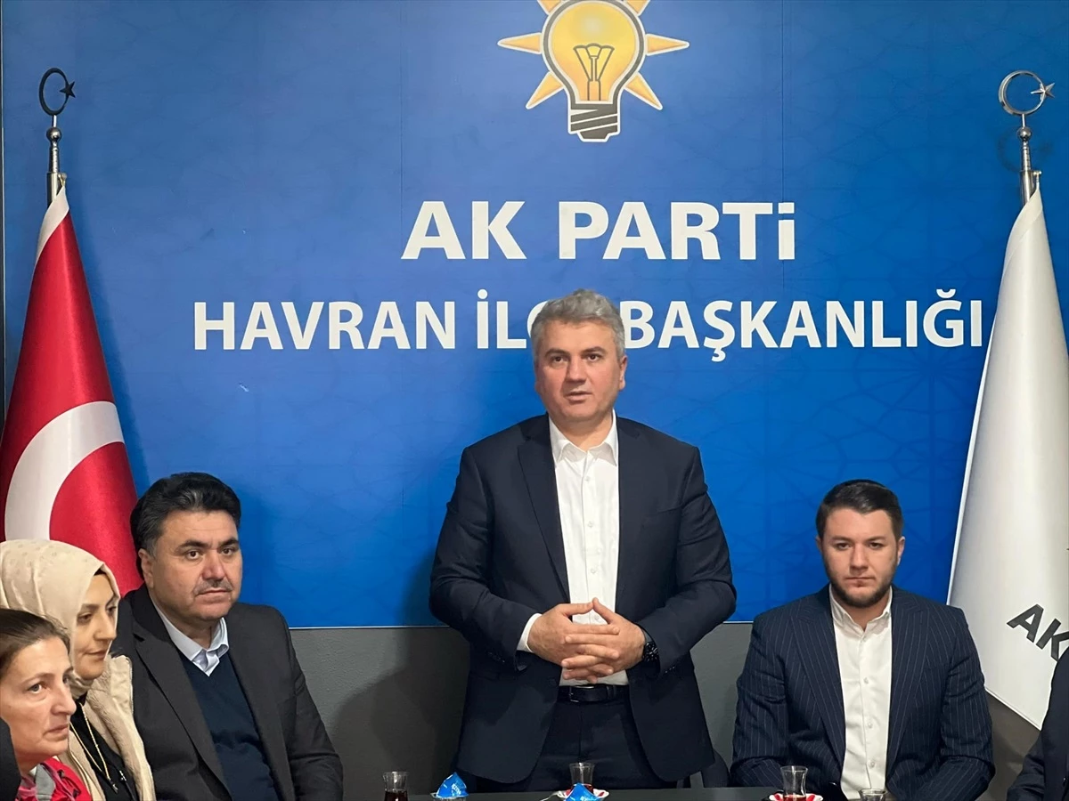 Balıkesir Milletvekili Mustafa Canbey, seçim çalışmalarına devam ediyor
