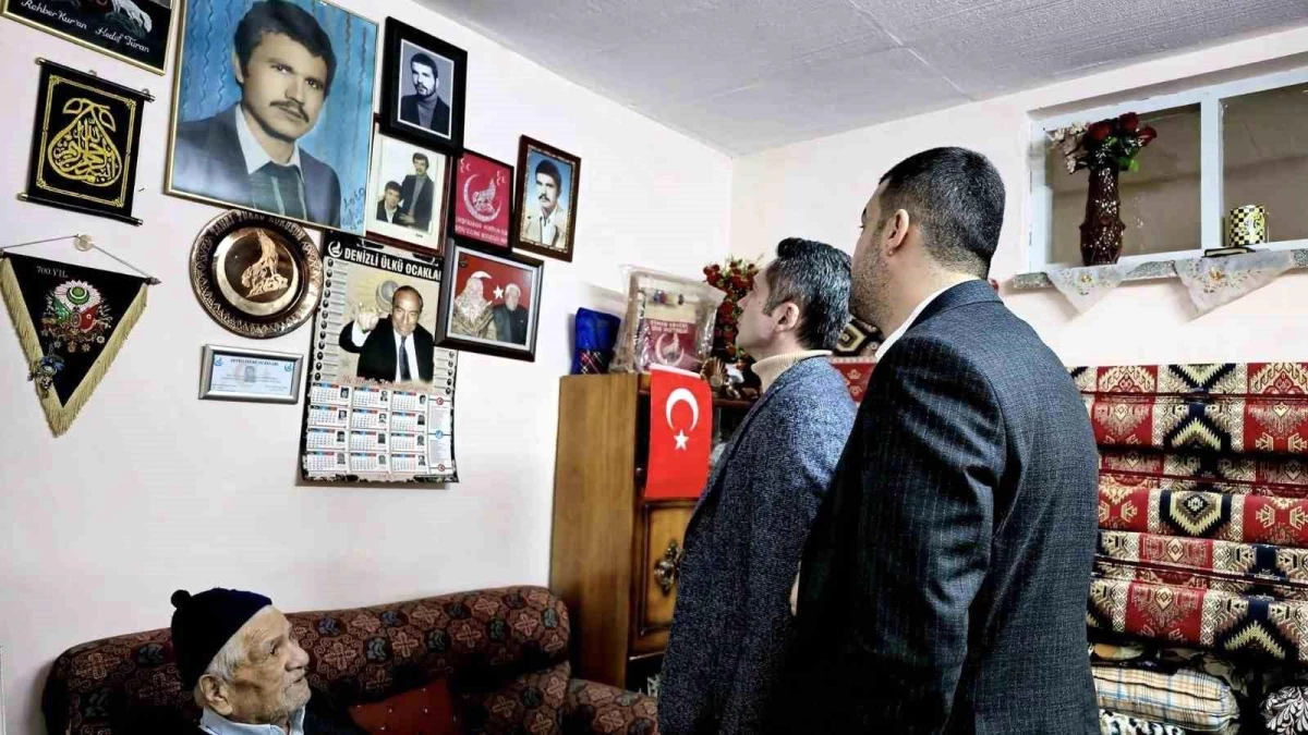 Cumhur İttifakı\'nın Merkezefendi Belediyesi Adayı Ekrem Başer, Denizlili ülkücü şehit Osman Kavcar\'ın baba ocağını ziyaret etti