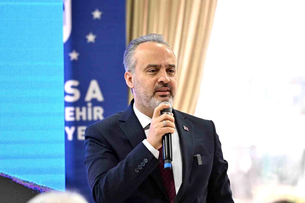 Bursa Büyükşehir Belediye Başkanı Alinur Aktaş, Bursa\'ya ve ilçelere hizmetlerini anlattı