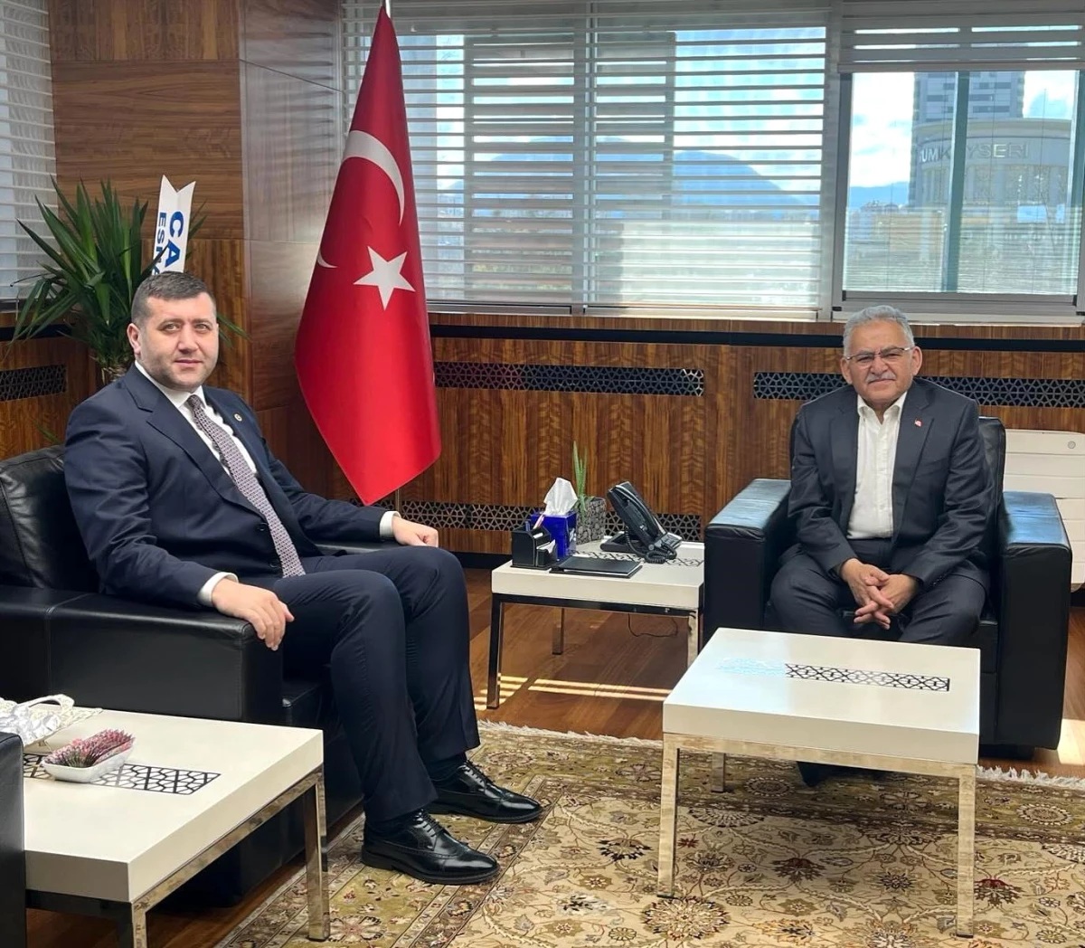 Kayseri Büyükşehir Belediye Başkanı Dr. Memduh Büyükkılıç, MHP Milletvekili Baki Ersoy\'u ağırladı