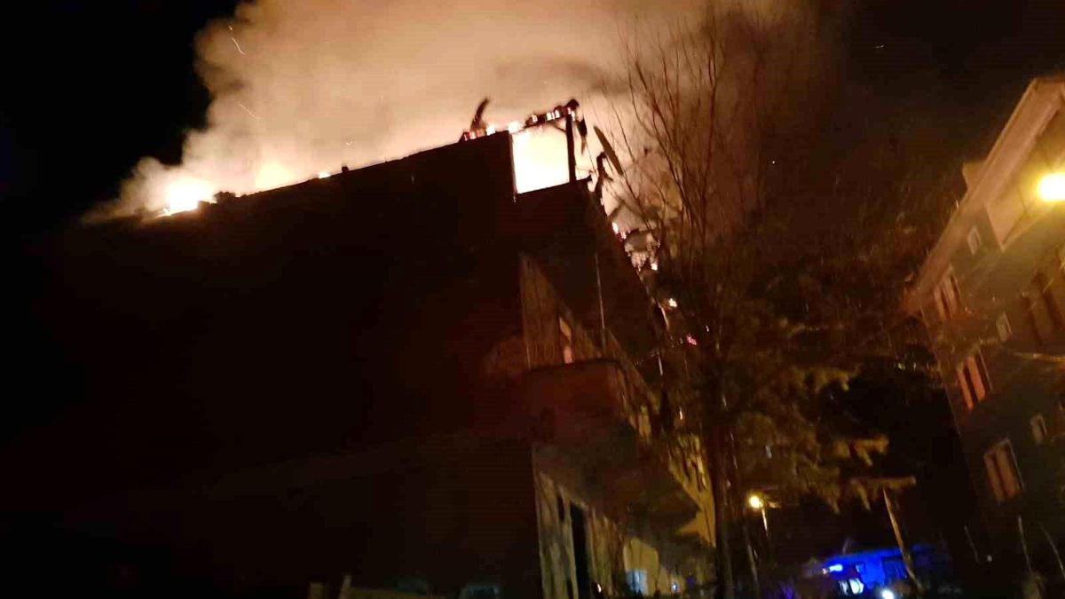 Çorum\'un Bayat ilçesinde evde çıkan yangın kontrol altına alındı