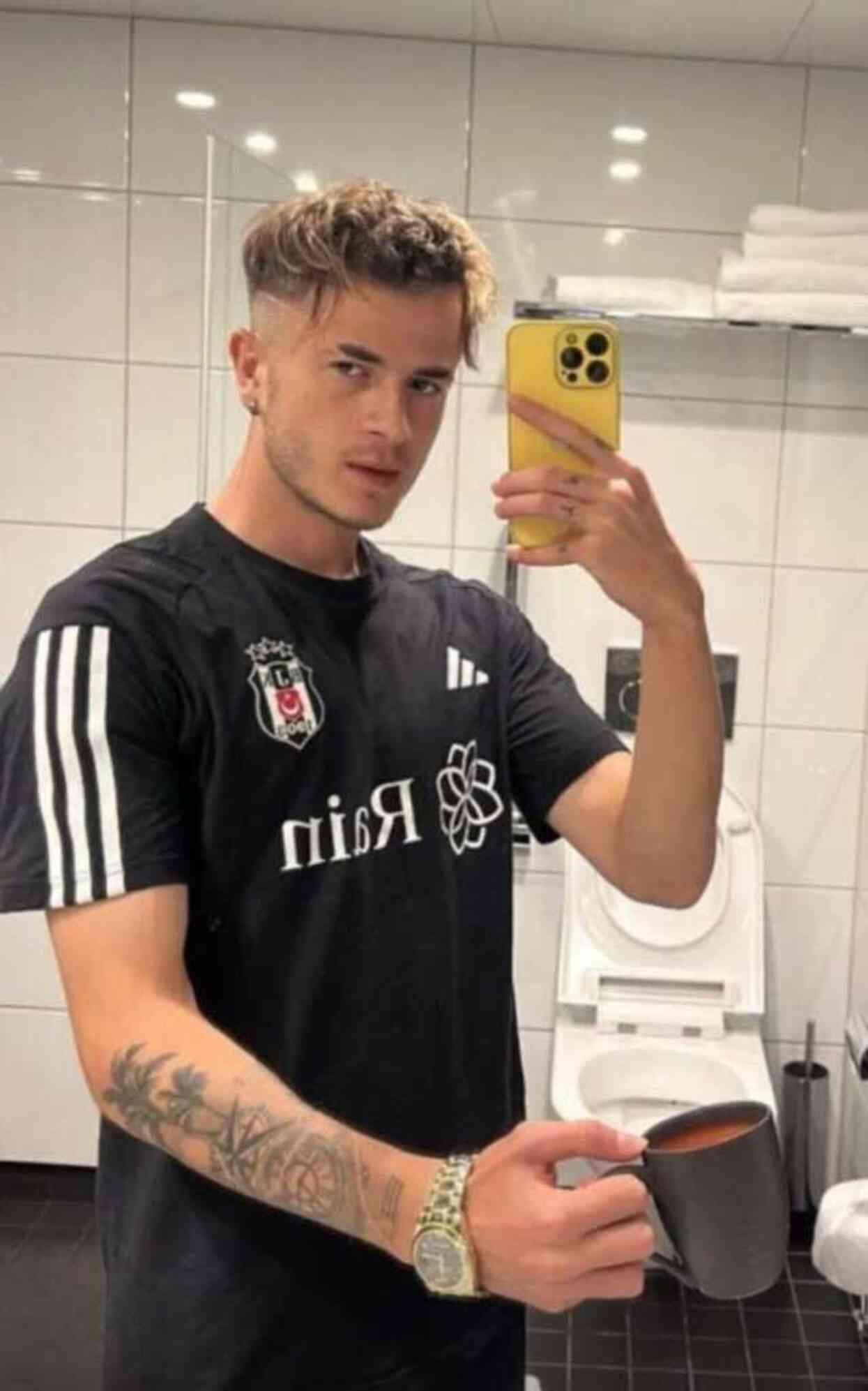 Beşiktaş, Emirhan Delibaş ile karşılıklı anlaşarak yollarını ayırdı Beşiktaş, Emirhan Delibaş ile karşılıklı anlaşarak yollarını ayırdı