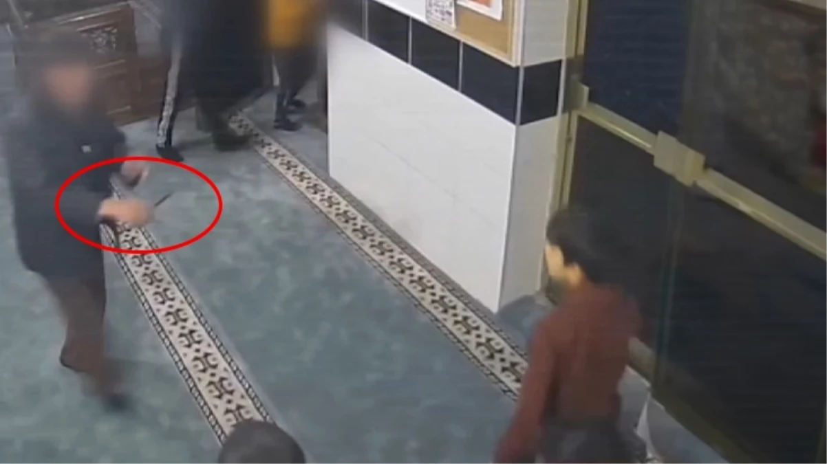 Diyarbakır\'da camide yaramazlık yapan öğrencilere bıçakla uyarı