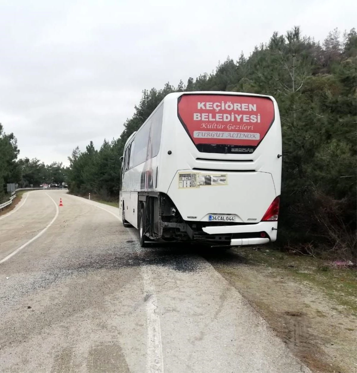 Çanakkale Savaşları\'nda tur otobüsü ile yolcu midibüsü çarpıştı