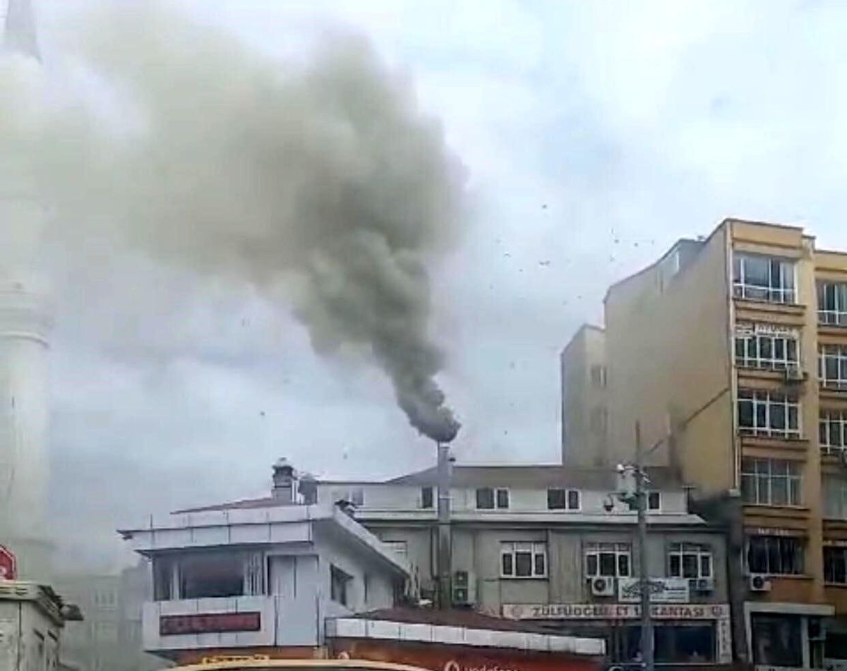 Elazığ\'da Lokantanın Bacasında Çıkan Yangın Söndürüldü